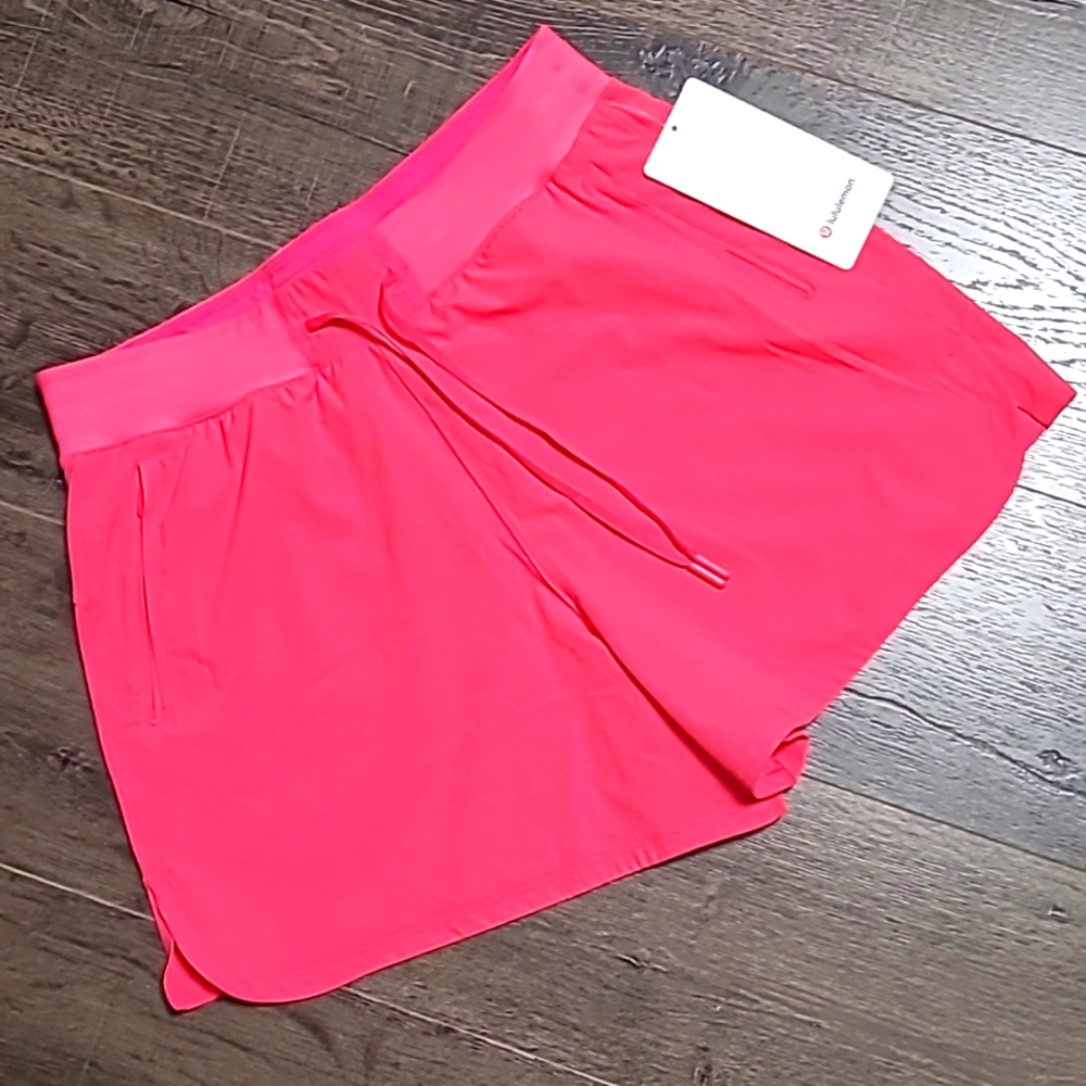 NWT Lululemon License to Train HR Shorts 4" Size 8